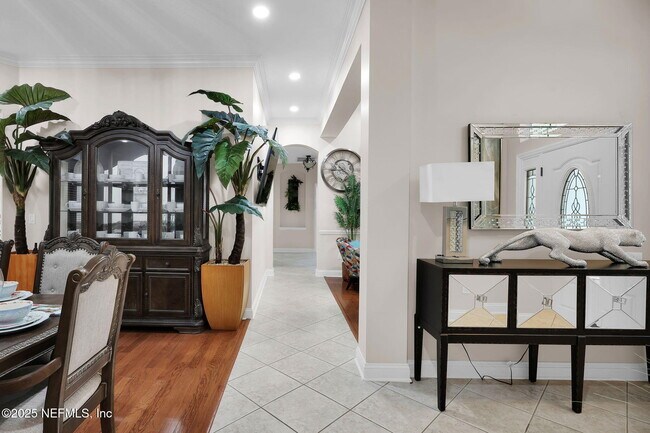 Building Photo - 526 Oakmont Dr