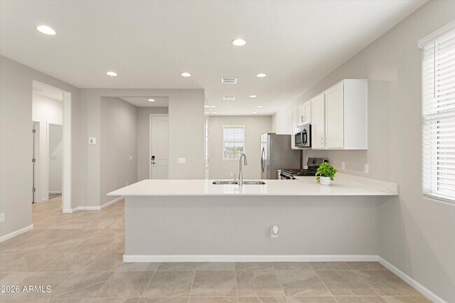 Building Photo - 17337 W Smoketree Dr