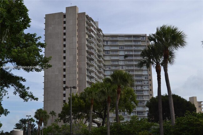 Building Photo - 2451 Brickell Ave