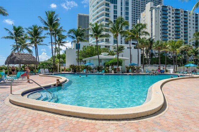 Building Photo - 3901 S Ocean Dr