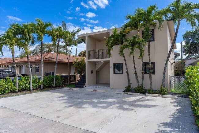 Building Photo - 3522 SW 25th St