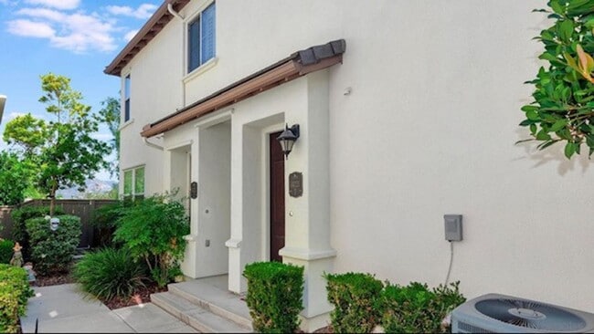 Building Photo - Carmel Mountain Ranch- Elegant Townhome in...