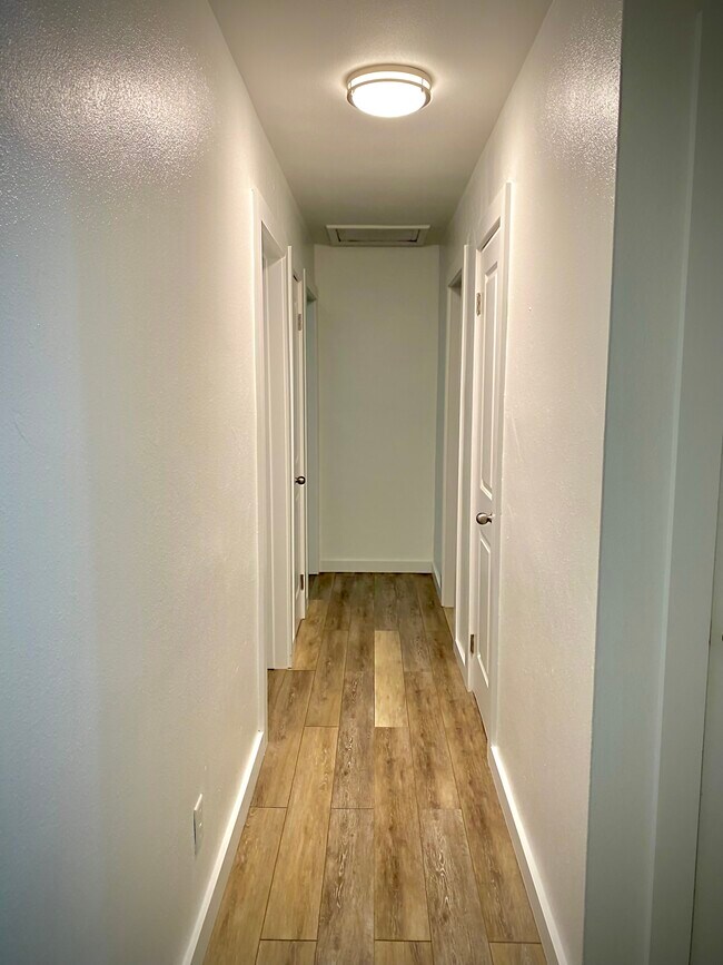 Building Photo - 420 Stonehenge Dr