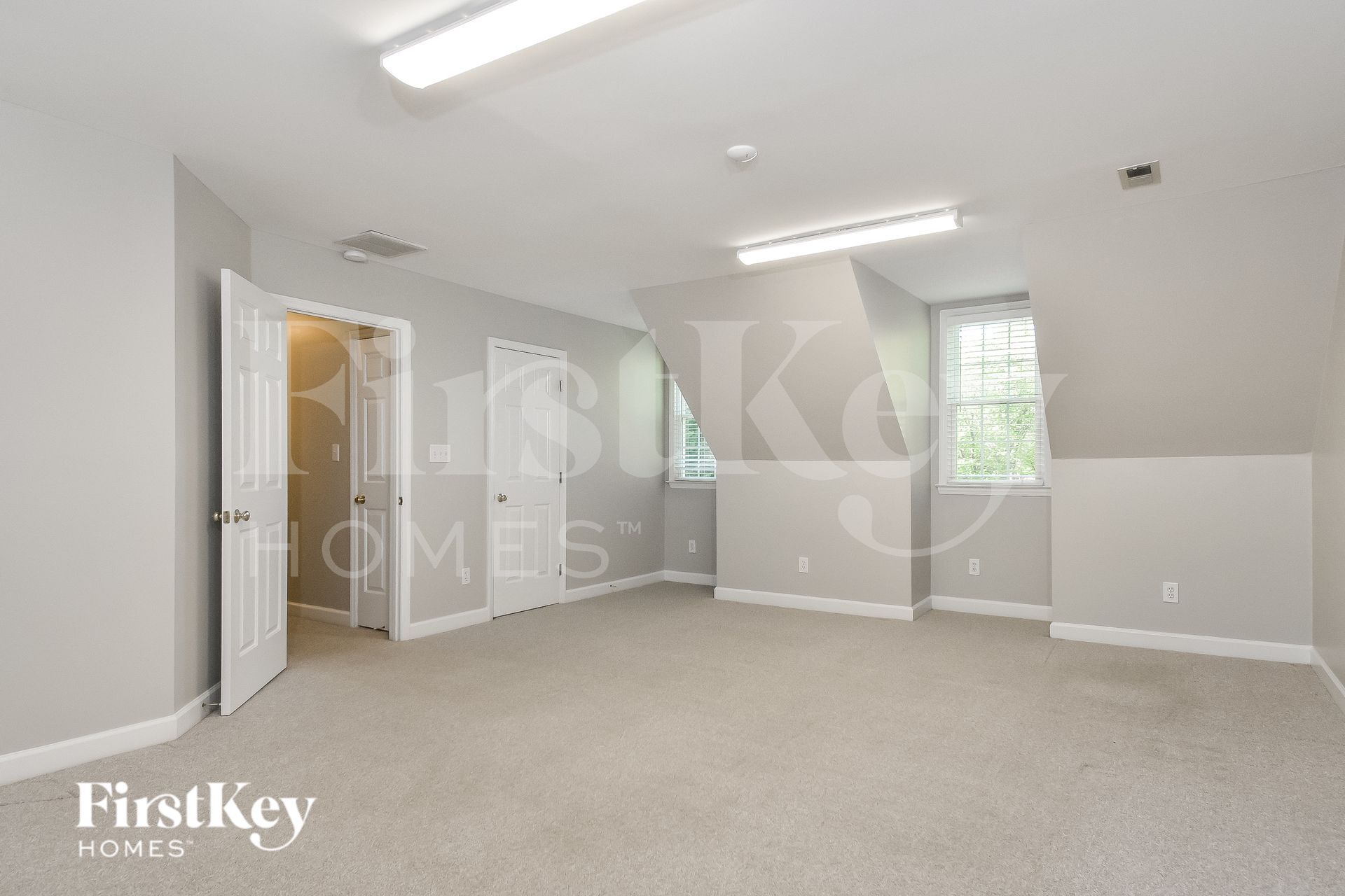 Building Photo - 11 Stonebury Ct