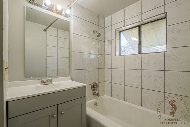 Building Photo - 1451 Pinyon Ave