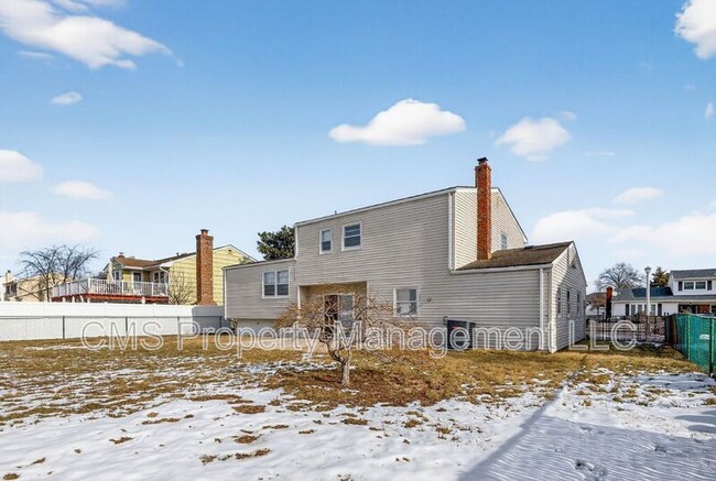 Building Photo - 77 Marsh Ave