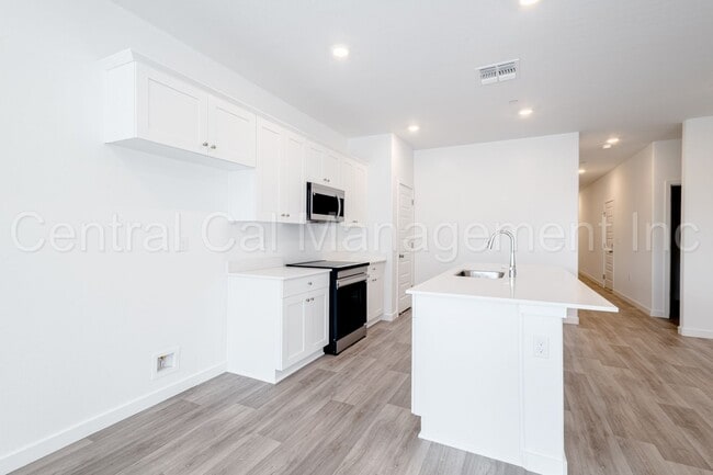 Building Photo - 4 Bedroom/2 Bath Home with Paid Solar in the Southwest - $2545 Per Month!