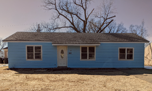 Primary Photo - 860 Navaho Ave