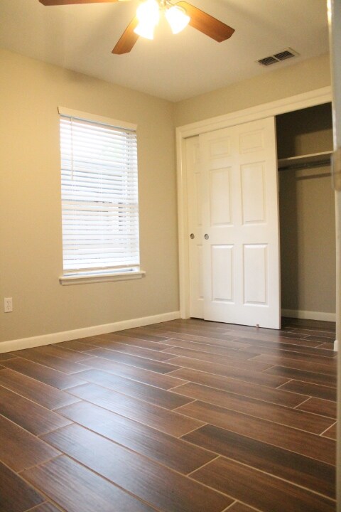 Building Photo - 2204 Camellia Ave