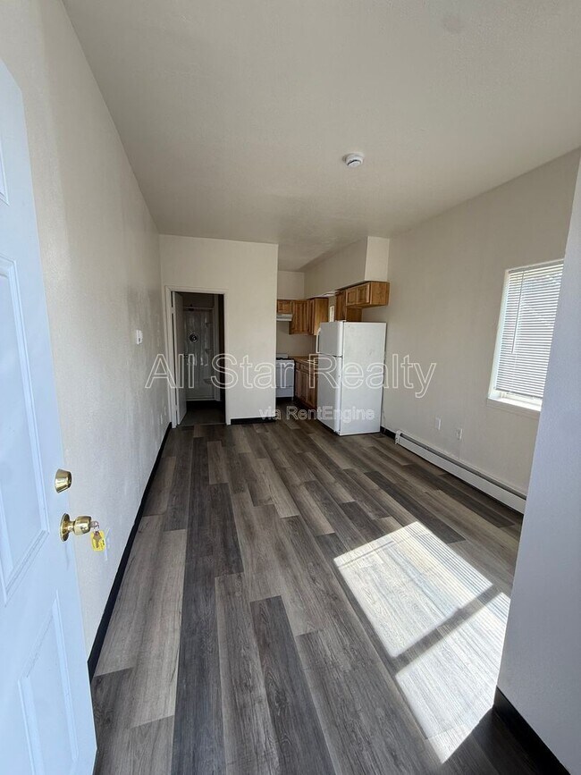 Building Photo - 3901 Northwood Dr