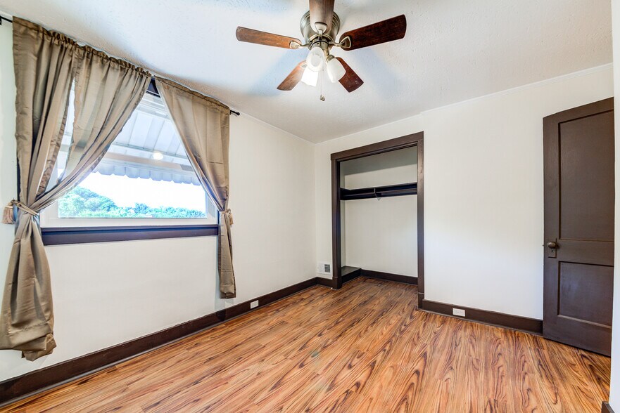 Building Photo - 1155 South Ave