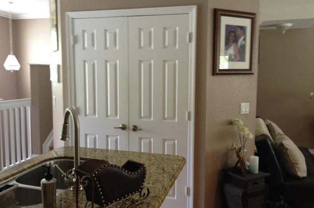 Building Photo - 2866 S Oasis Dr