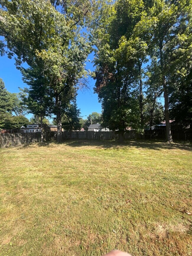 Building Photo - 641 Miles Ct