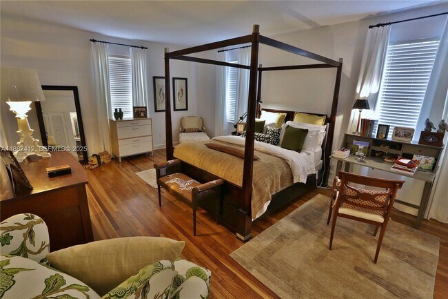 Building Photo - 2828 Segovia St