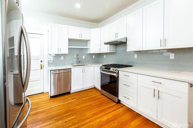 Building Photo - 2759 Union St