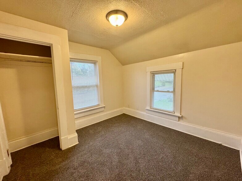 Building Photo - 2442 16th St NE