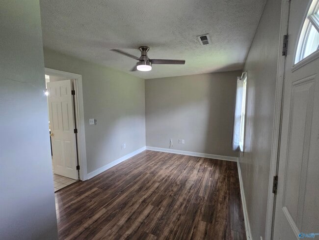 Building Photo - 100 Tanglefoot Dr