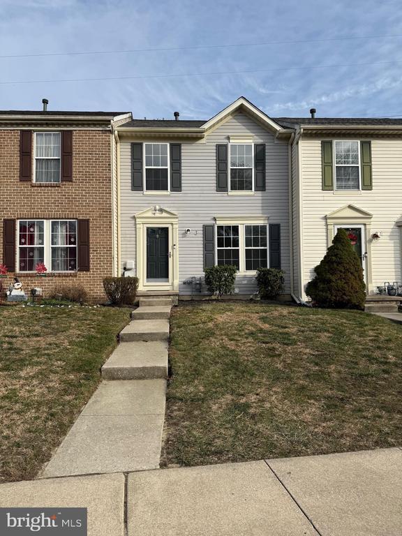 Building Photo - 3 Coachlight Dr