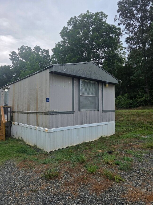 Building Photo - Ready to Move in
