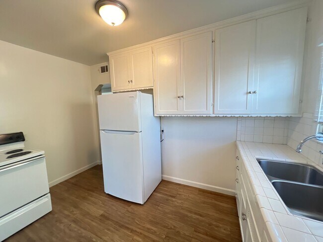 Building Photo - gm2912