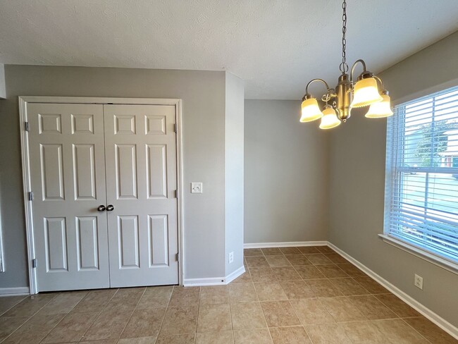 Building Photo - Great townhouse for rent in Murfreesboro!