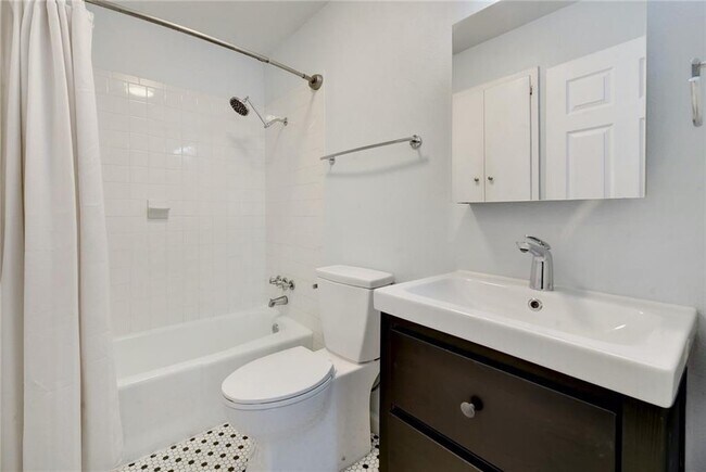 Building Photo - 5804 Cedardale Dr