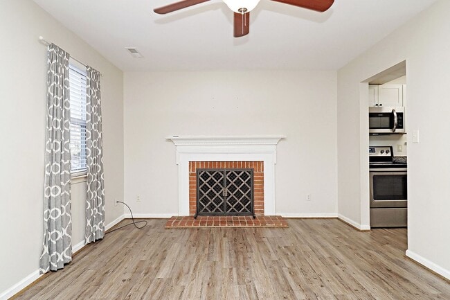 Building Photo - Dog-Friendly Duplex Close To The Shops at Stonefield