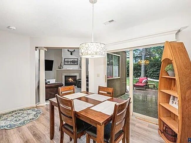 Building Photo - Charming 3-Bedroom Twin Home — 904?E?Jane?...