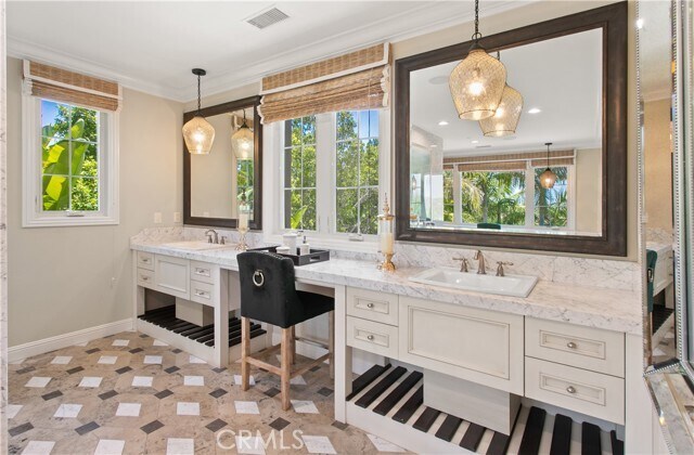 Building Photo - 121 Amber Sky