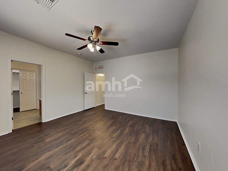 Building Photo - 397 East Placita Rejilla