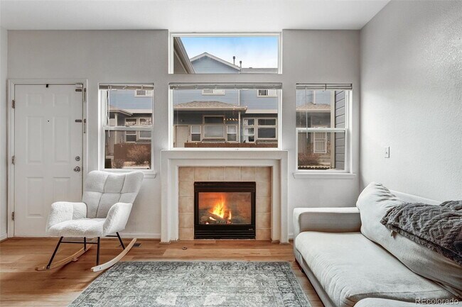 Building Photo - "Charming 2-Bed Townhouse Retreat with 2.5 Baths in Brighton!"