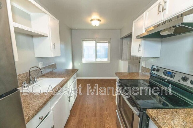 Building Photo - 1938 Ethan Wy