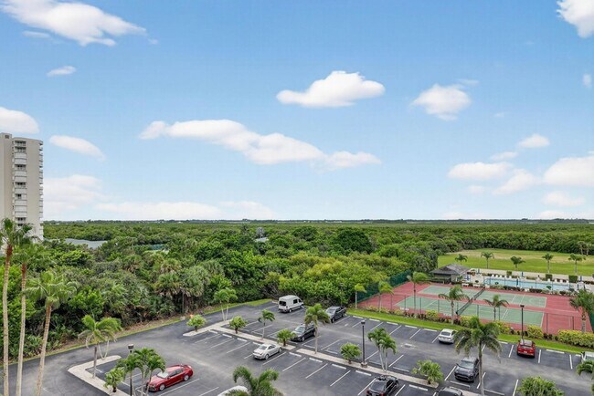 Building Photo - 5055 N Hwy A1A