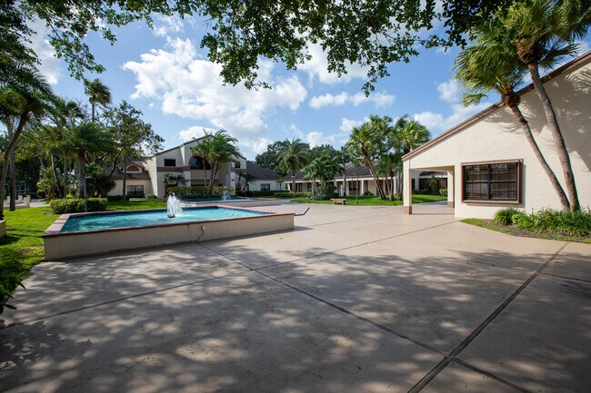 Building Photo - 2738 Carambola Cir S