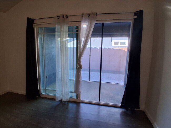 Building Photo - Thistlewood3505/3507