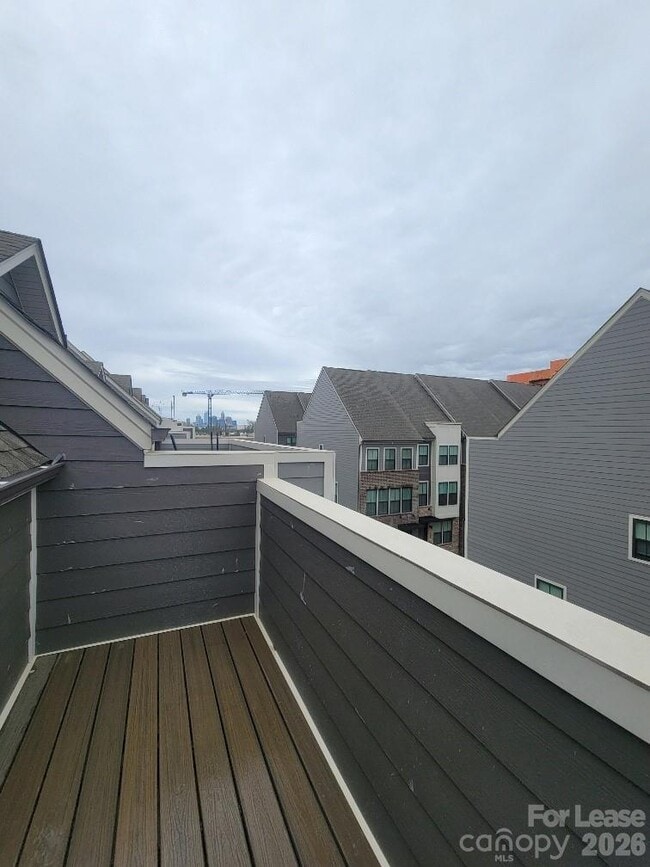 Building Photo - 3633 S Tryon St