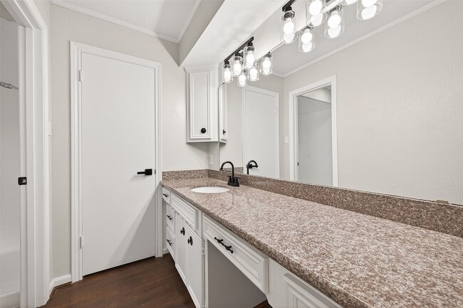 Building Photo - 6207 Claridge Dr