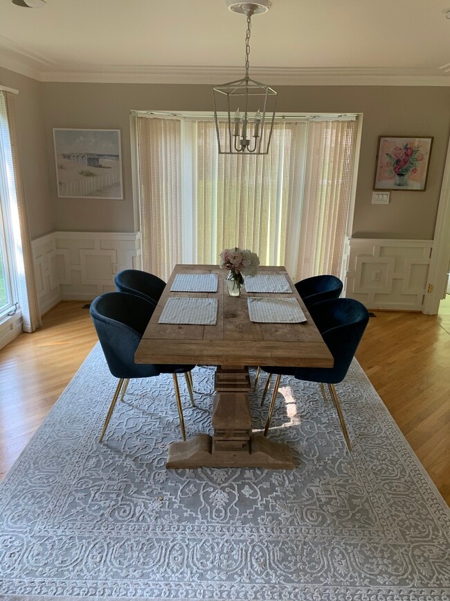 Building Photo - 10304 Snowpine Way