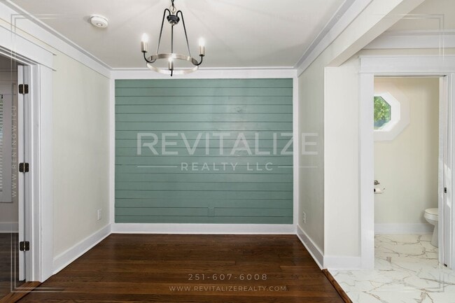 Building Photo - Gorgeous Spring Hill Home!