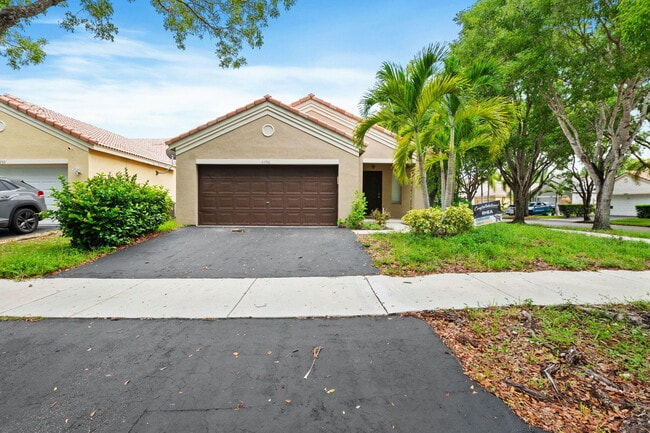 Building Photo - 4498 Dogwood Cir