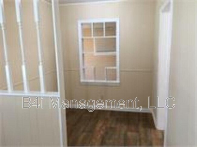 Building Photo - 1108 George Cir