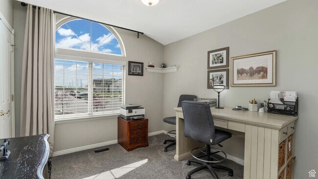 Building Photo - 1418 W 475 S