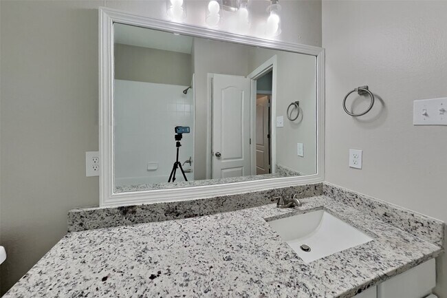 Building Photo - 5219 Whitebridge Ln