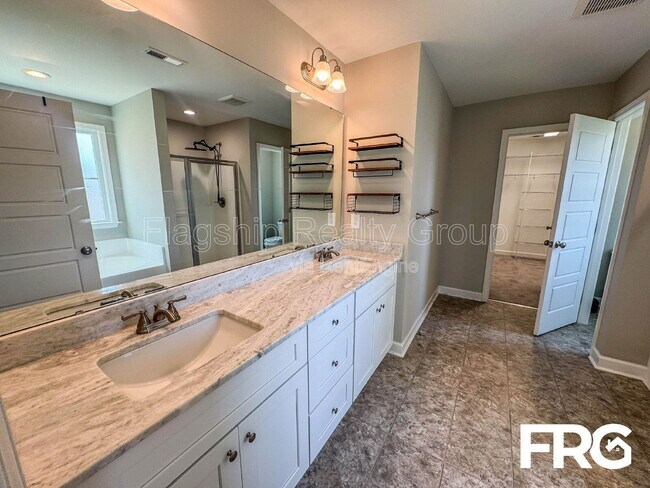 Building Photo - 208 Coffman Dr