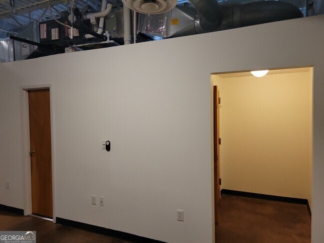 Building Photo - 5200 Peachtree Rd