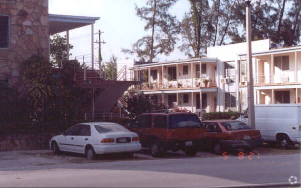 Primary Photo - Greenview Courtyard