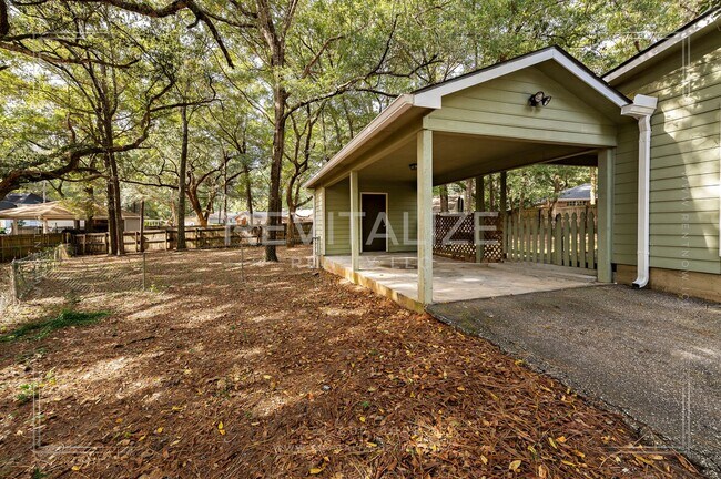 Building Photo - Sweet Cottage-esque 3-Bed 2-Bath in Daphne!