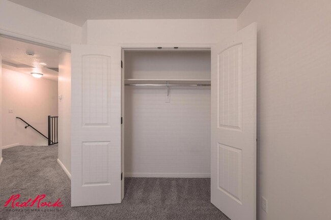 Building Photo - DOG-FRIENDLY 3 Bedroom Townhome with INTERNET INCLUDED!