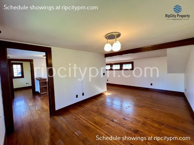 Building Photo - 3125 SE 20th Ave