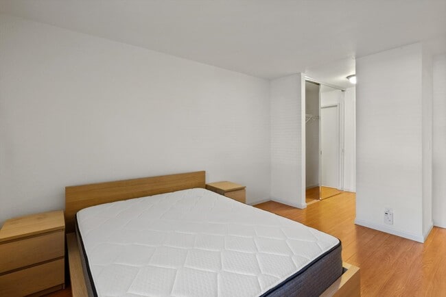 Building Photo - 2702 Somerset Park Cir
